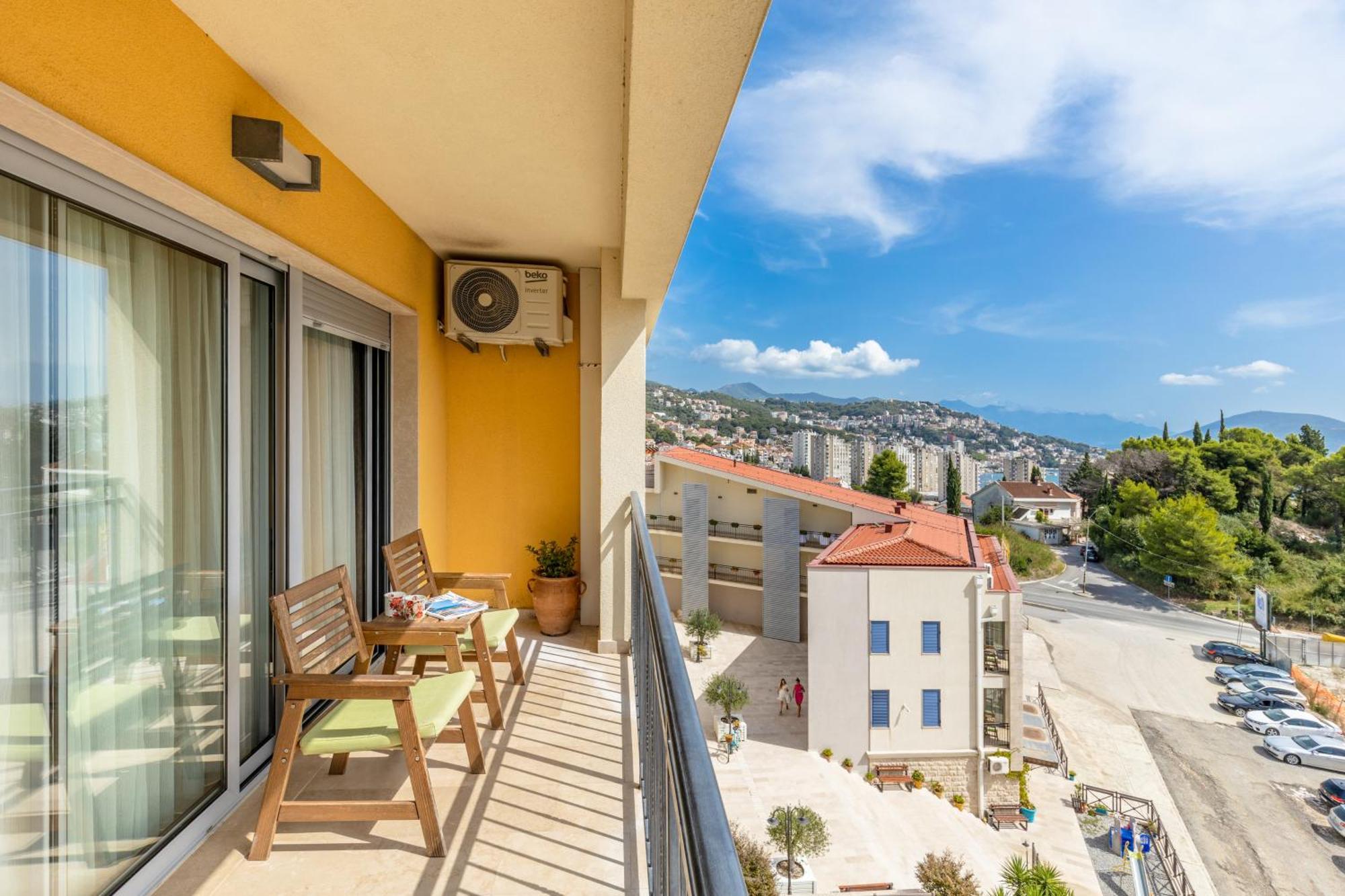 Apart Hotel M S Katunjanin Herceg Novi Esterno foto