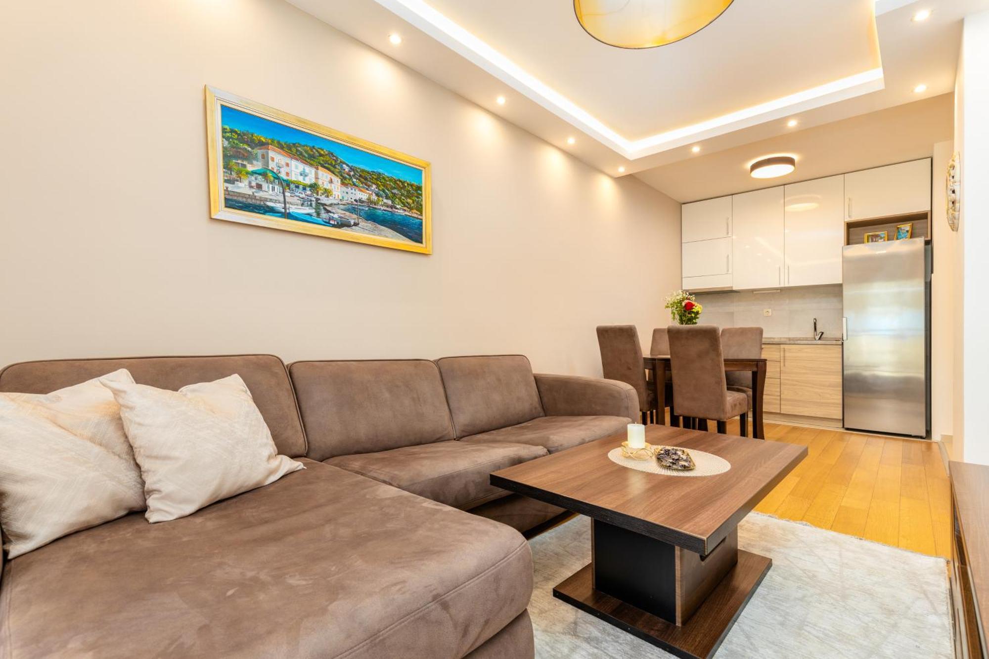 Apart Hotel M S Katunjanin Herceg Novi Esterno foto